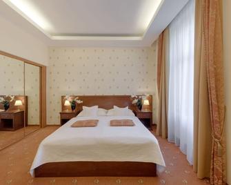 Hotel Louren - Praga - Quarto