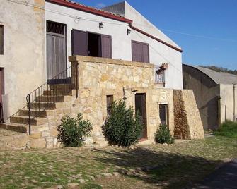 Holiday apartment Enna for 1 - 4 persons with 1 bedroom - Holiday house - Enna - Building
