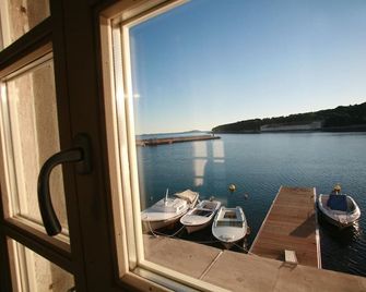 Hotel Maestral - וודיצה - מרפסת