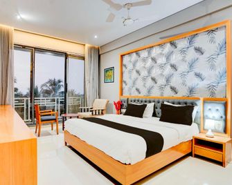 Townhouse Oak Bhagvadar Porbandar - Porbandar - Bedroom