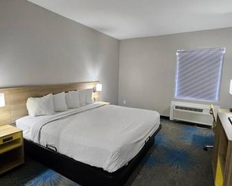 Days Inn by Wyndham Jefferson City - Jefferson City - Bedroom