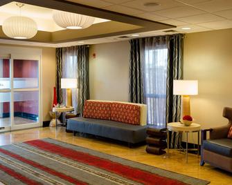 هامبتون إن أوكسفورد ويست - اوكسفورد (مسيسبي) - غرفة معيشة