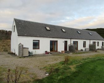 Kestrel, Longhouse Cottages - Fortrose - Building