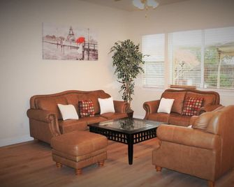Relaxing & luxury living, Home away from Home. - Rancho Cordova - Olohuone