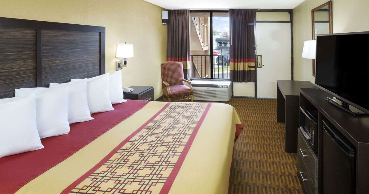 Days Inn by Wyndham Columbus-North Fort Moore from $61. Columbus Hotel ...