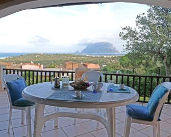 Vista sul mare e tavolara BudoniAffitti - Porto San Paolo - Balcony