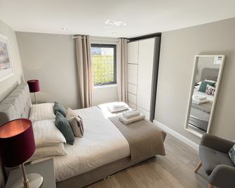 The Wesley Luxury City Apartment - Oxford - Bedroom
