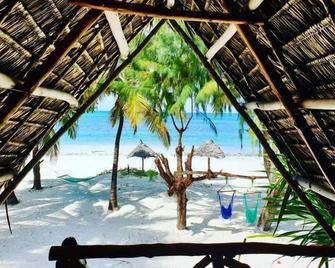 Evergreen Bungalows - Bwejuu - Beach