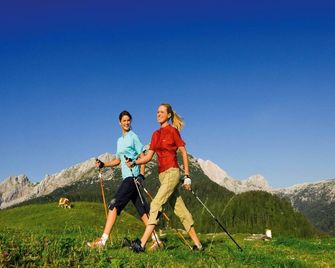 Chalet in Sankt Johann near Ski Slopes - Alpendorf