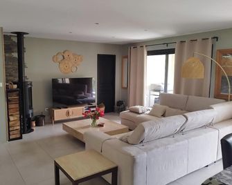 Maison Tout Équipée Avec Jardin Saint Montan - Saint-Montan - Living room
