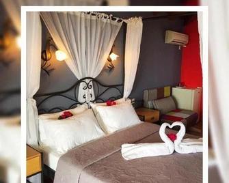 Coralli Rooms & Restaurant - Elafonisos - Slaapkamer