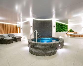 Tlh Toorak Hotel - Tlh Leisure, Entertainment And Spa Resort - Torquay - Pool