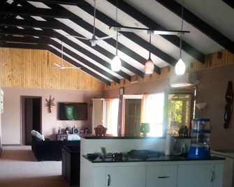 Marrs Villa - Pacific Harbor - Huiskamer