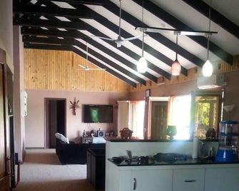 Marrs Villa - Pacific Harbor - סלון