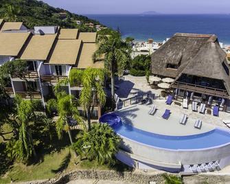 樹林旅館 - 邦比尼亞斯 - Bombinhas - 游泳池