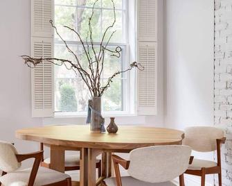 Hudson Terrace by Rove Travel | Chic Tribeca TH - New York - Dining room