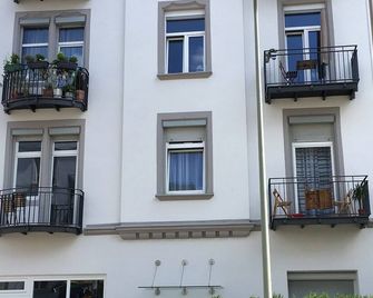 Deluxe Suite with Full Kitchen in Central Frankfurt - Fráncfort - Edificio