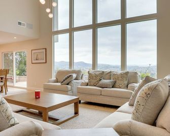 2 Mi to Promenade at Westlake: Mtn-View Haven! - Westlake Village - Huiskamer