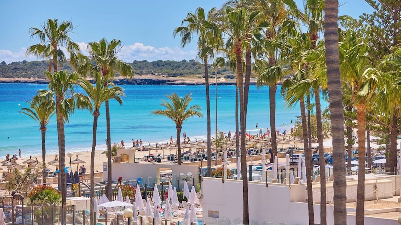 Universal Hotel Bikini