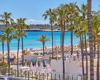 Universal Hotel Bikini - קאלה מיור - חוף