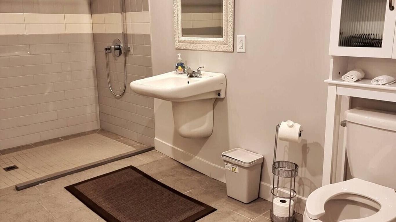 Cozy 1-Bedroom Suite #17 By Amazing Prop