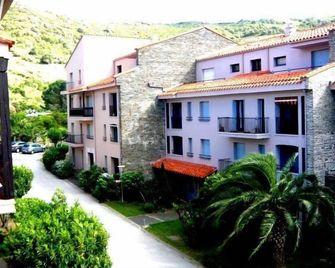 4PA109 Appartement F2 résidence avec piscine parking et cours de tennis - Collioure - Outdoor view
