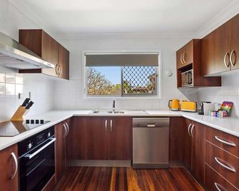 Windsor Cosy 2-Bedroom Unit in Quiet Neighborhood - Brisbane - Cucina