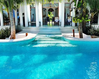 Boutique Hotel Matlai - Michamvi - Zwembad