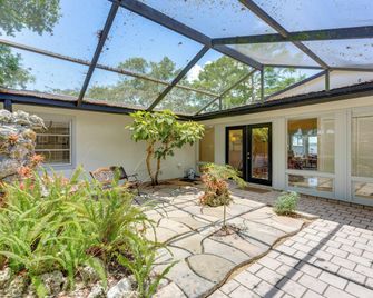 Family Home With Stunning Water Views In - Tavares