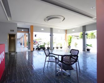 OYO 1680 Hanna Residence - Manado - Reception