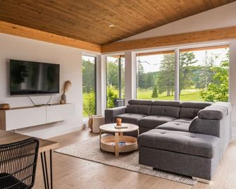 The Frāho Gorgeous View, No Neighbour Spa! - Grenville - Salon