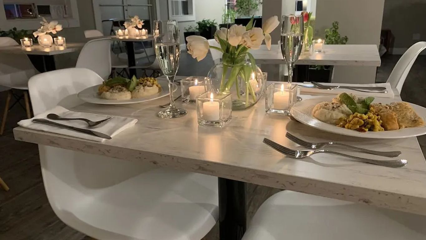Stratus Suites Boutique Hotel