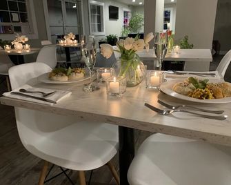 Stratus Suites Boutique Hotel - Killeen - Restaurant