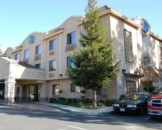 Pleasant Hill Inn - Pleasant Hill - Edificio