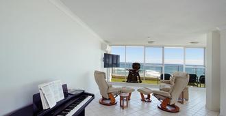 Chateau Royale Beach Resort - Maroochydore - Living room
