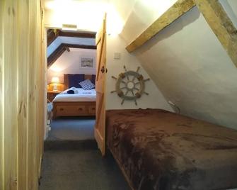AnchorageWells Entire House or King Ensuite Rooms - Wells-next-the-Sea - Bedroom