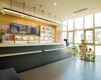 Hanting Hotel Tangshan Jianshe Nan Road Nanhu Park - Tangshan - Front desk