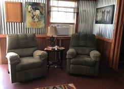 Allen St Western Style Bunkhouse - Tombstone