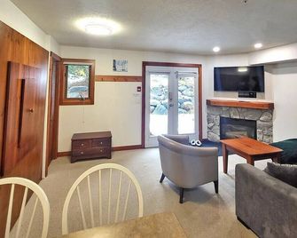 Timberline Village #12 home - Sun Peaks - Living room