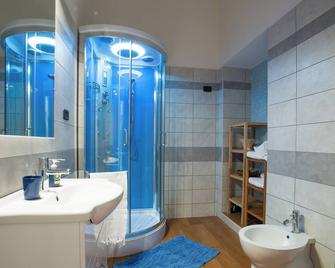 B&B L'Albero Dei Limoni - Portoscuso - Bathroom