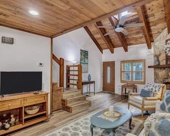 Cape Canaveral near Beach House - Cape Canaveral - Living room