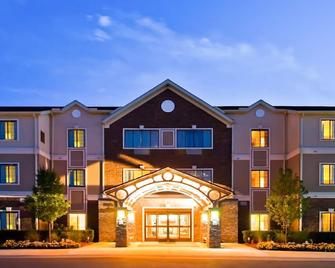 Suite on the Providence Park Campus | Gym Access - Novi - Edificio
