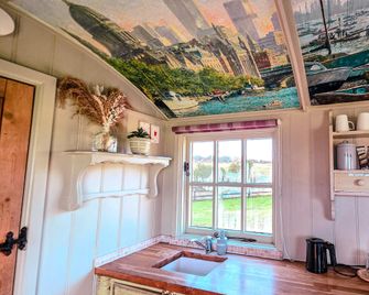 Stone Circle Glamping - Durrington - Bedroom