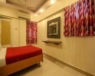 Anil Guest House - Mumbai - Bedroom