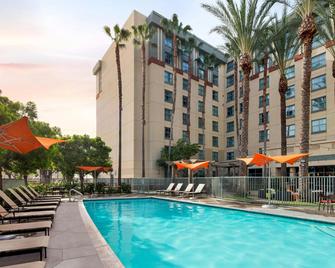 Residence Inn Irvine John Wayne Airport Orange County - Irvine - Zwembad