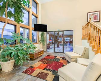 Super 8 by Wyndham Ottumwa - Ottumwa - Huiskamer