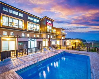 Taean Hue Place Pool Villa - Taean - Pool