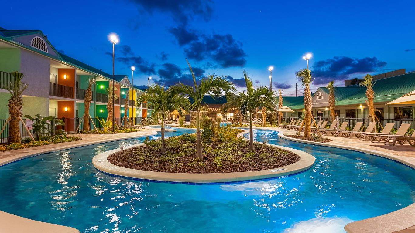 Beachside Hotel and Suites