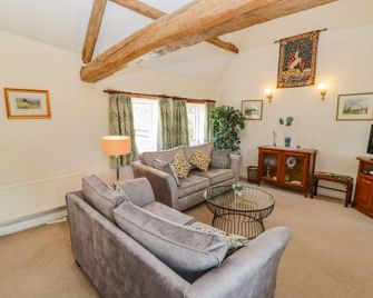Pheasant Cottage - Burford - Living room