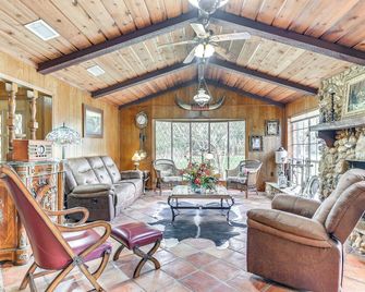 Family Home on 30 Acres in Manvel! - Manvel - Living room